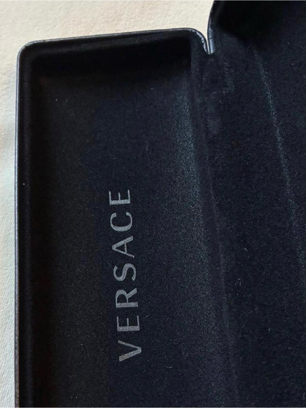 Versace black leather sunglasses hard case - Picture 2 of 8